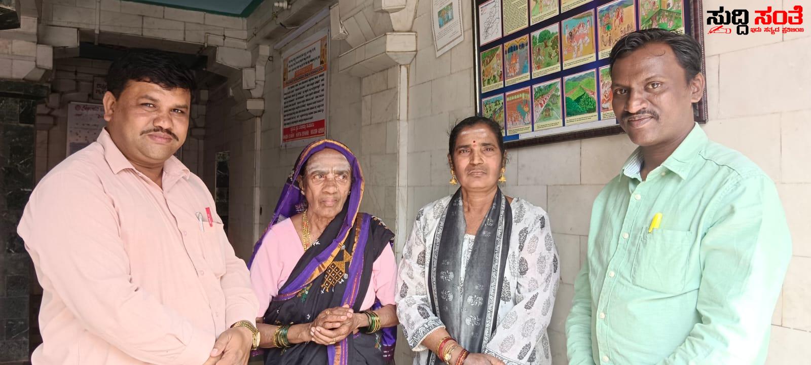 NPS ನೌಕರರ ಹೋರಾಟಕ್ಕೆ 50,101 ರೂಪಾಯಿ ನೀಡಿ ನೆರವಾದ ಪ್ರಾಥಮಿಕ ಶಾಲಾ ಶಿಕ್ಷಕಿಯ ತಾಯಿ – ಶ್ರೀಮತಿ ಕೆ ಎಸ್ ಭರಮಗೌಡ್ರ ತಾಯಿನ ಉದಾರತೆಗೆ ನಾಡಿನ ಶಿಕ್ಷಕ ಬಂಧುಗಳಿಂದ ಅಭಿನಂದನಗೆಳ ಮಹಾಪೂರ NPS ನೌಕರರ ಹೋರಾಟಕ್ಕೆ 50,101 ರೂಪಾಯಿ ನೀಡಿ ನೆರವಾದ ಪ್ರಾಥಮಿಕ ಶಾಲಾ ಶಿಕ್ಷಕಿಯ ತಾಯಿ – ಶ್ರೀಮತಿ ಕೆ ಎಸ್ ಭರಮಗೌಡ್ರ ತಾಯಿನ ಉದಾರತೆಗೆ ನಾಡಿನ ಶಿಕ್ಷಕ ಬಂಧುಗಳಿಂದ ಅಭಿನಂದನಗೆಳ ಮಹಾಪೂರ
