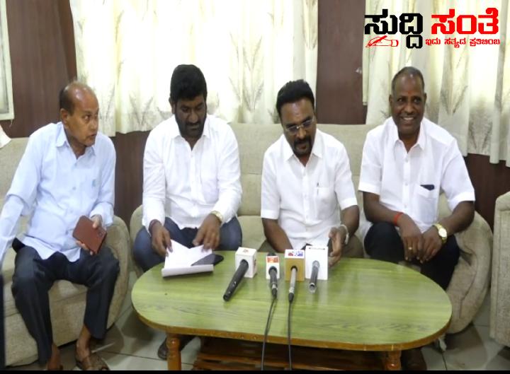 ಸ್ವ ಪಕ್ಷ ಮತ್ತು ಸರ್ಕಾರದ ವಿರುದ್ಧ Mlc ಕೆ.ಪಿ. ನಂಜುಂಡಿ ಆಕ್ರೋಶ ವಿಶ್ವಕರ್ಮ ಸಮಾಜಕ್ಕೆ ನ್ಯಾಯ ಸಿಗಬೇಕು ನಮ್ಮನ್ನು ಎಷ್ಟು ಬೇಕೋ ಅಷ್ಟು ಉಪಯೋಗಿಸಿಕೊಂಡಿದ್ದಾರೆ ಎನ್ನುತ್ತಾ ಅಸಮಾಧಾನ ವ್ಯಕ್ತಪಡಿಸಿದ ಕೆ ಪಿ ನಂಜುಂಡಿ ಸ್ವ ಪಕ್ಷ ಮತ್ತು ಸರ್ಕಾರದ ವಿರುದ್ಧ Mlc ಕೆ.ಪಿ. ನಂಜುಂಡಿ ಆಕ್ರೋಶ ವಿಶ್ವಕರ್ಮ ಸಮಾಜಕ್ಕೆ ನ್ಯಾಯ ಸಿಗಬೇಕು ನಮ್ಮನ್ನು ಎಷ್ಟು ಬೇಕೋ ಅಷ್ಟು ಉಪಯೋಗಿಸಿಕೊಂಡಿದ್ದಾರೆ ಎನ್ನುತ್ತಾ ಅಸಮಾಧಾನ ವ್ಯಕ್ತಪಡಿಸಿದ ಕೆ ಪಿ ನಂಜುಂಡಿ