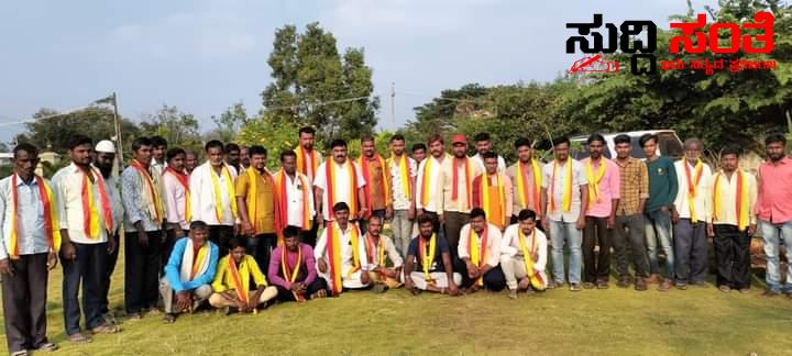 ಕರವೇ ಘಟಕಗಳನ್ನು ವಿಸ್ತರಣೆಗೆ ಅಣ್ಣಿಗೇರಿಯಲ್ಲಿ ವಿಶೇಷ ಸಭೆ ಮಾಡಿದ ಗೌರವ ಅಧ್ಯಕ್ಷ ಕುಮಾರ ಪಾಟೀಲ – ಜಿಲ್ಲೆಗಳಲ್ಲಿ ಕರವೇ ಗ್ರಾಮ ಘಟಕಗಳ ರಚನೆಗೆ ನಡೆಯಿತು ವಿಶೇಷ ಸಭೆ ಕರವೇ ಘಟಕಗಳನ್ನು ವಿಸ್ತರಣೆಗೆ ಅಣ್ಣಿಗೇರಿಯಲ್ಲಿ ವಿಶೇಷ ಸಭೆ ಮಾಡಿದ ಗೌರವ ಅಧ್ಯಕ್ಷ ಕುಮಾರ ಪಾಟೀಲ – ಜಿಲ್ಲೆಗಳಲ್ಲಿ ಕರವೇ ಗ್ರಾಮ ಘಟಕಗಳ ರಚನೆಗೆ ನಡೆಯಿತು ವಿಶೇಷ ಸಭೆ