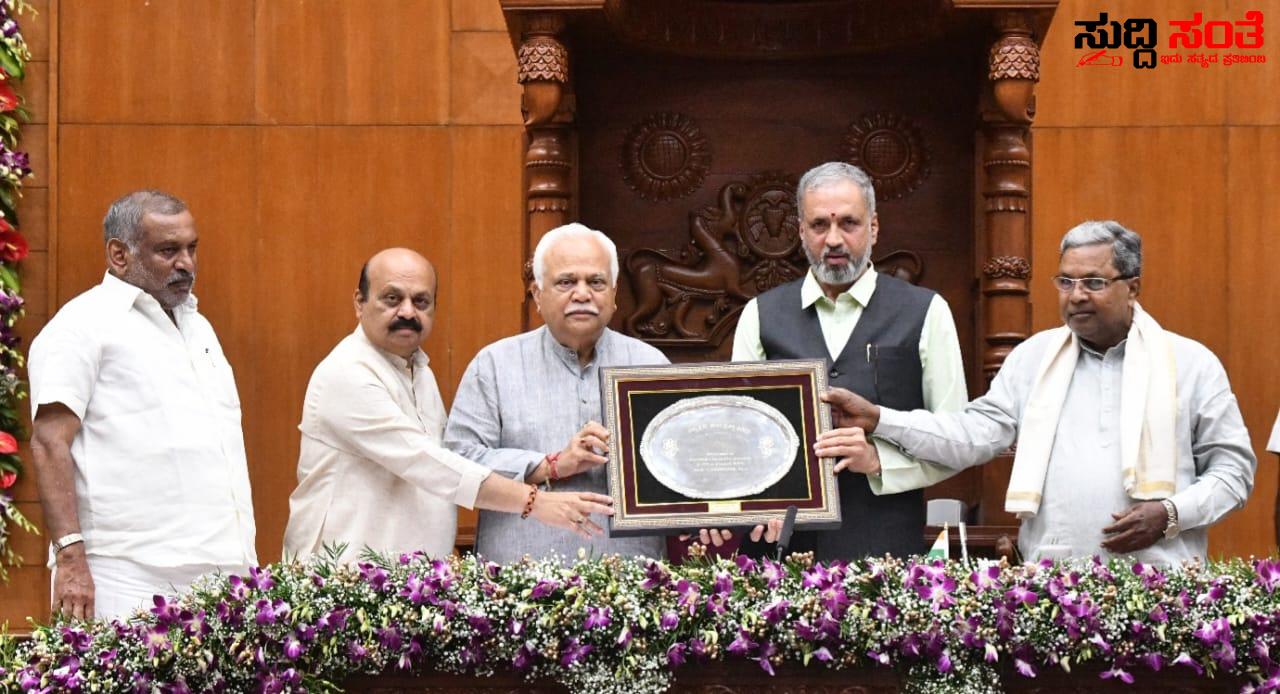 2022ರ ಅತ್ಯುತ್ತಮ ಶಾಸಕ ಪ್ರಶಸ್ತಿ ಆರ್.ವಿ.ದೇಶಪಾಂಡೆ ಮಡಿಲಿಗೆ -ಕರ್ನಾಟಕದಲ್ಲಿ ಕೈಗಾರಿಕಾ ಕ್ಷೇತ್ರದ ಅಭಿೃವೃದ್ಧಿಗೆ ಅಮೂಲ್ಯ ಕೊಡುಗೆ ದೊಡ್ಡದೆಂದರು ಗಣ್ಯರು…. 2022ರ ಅತ್ಯುತ್ತಮ ಶಾಸಕ ಪ್ರಶಸ್ತಿ ಆರ್.ವಿ.ದೇಶಪಾಂಡೆ ಮಡಿಲಿಗೆ -ಕರ್ನಾಟಕದಲ್ಲಿ ಕೈಗಾರಿಕಾ ಕ್ಷೇತ್ರದ ಅಭಿೃವೃದ್ಧಿಗೆ ಅಮೂಲ್ಯ ಕೊಡುಗೆ ದೊಡ್ಡದೆಂದರು ಗಣ್ಯರು….