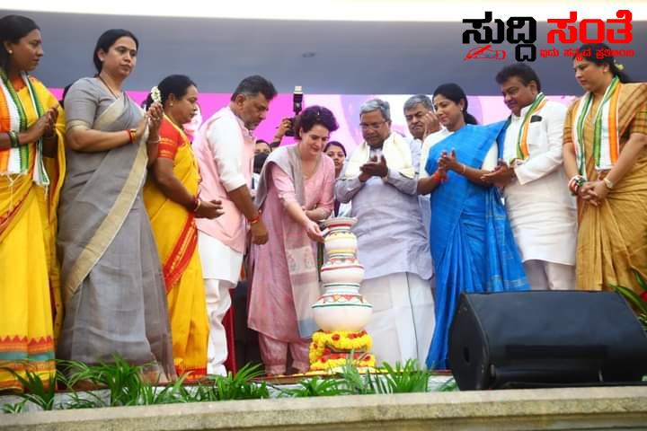 ರಾಜ್ಯದ ಸರ್ಕಾರಿ,ಅನುದಾನಿತ ಕಾಲೇಜುಗಳಲ್ಲಿ ವಿದ್ಯಾರ್ಥಿನಿಯರಿಗೆ ಉಚಿತ ಶಿಕ್ಷಣ ಘೋಷಣೆ ಮಾಡಿದ ಕಾಂಗ್ರೆಸ್ ಪಕ್ಷ – ಚುನಾವಣೆಯ ಮುನ್ನವೇ ಉಚಿತ ಶಿಕ್ಷಣದ ಘೋಷಣೆ ಮಾಡಿದ ಕಾಂಗ್ರೆಸ್ ಪಕ್ಷ….. ರಾಜ್ಯದ ಸರ್ಕಾರಿ,ಅನುದಾನಿತ ಕಾಲೇಜುಗಳಲ್ಲಿ ವಿದ್ಯಾರ್ಥಿನಿಯರಿಗೆ ಉಚಿತ ಶಿಕ್ಷಣ ಘೋಷಣೆ ಮಾಡಿದ ಕಾಂಗ್ರೆಸ್ ಪಕ್ಷ – ಚುನಾವಣೆಯ ಮುನ್ನವೇ ಉಚಿತ ಶಿಕ್ಷಣದ ಘೋಷಣೆ ಮಾಡಿದ ಕಾಂಗ್ರೆಸ್ ಪಕ್ಷ…..