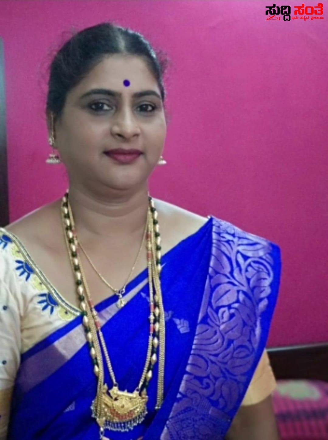 ಗ್ರಾಮೀಣ ಶಿಕ್ಷಕರ ಸಂಘದ ರಾಜ್ಯ ಕಾರ್ಯಾದ್ಯಕ್ಷೆ ಅರಸೀಕೆರೆಯ ಎಂ ವಿ ಕುಸುಮ ಅವರಿಗೆ ಪ್ರಶಸ್ತಿ ಪ್ರಧಾನ – ಗ್ರಾಮೀಣ ಶಿಕ್ಷಕರ ಸಂಘದ ಟೀಮ್ ನಿಂದ ಅಭಿನಂದನೆಗಳು….. ಗ್ರಾಮೀಣ ಶಿಕ್ಷಕರ ಸಂಘದ ರಾಜ್ಯ ಕಾರ್ಯಾದ್ಯಕ್ಷೆ ಅರಸೀಕೆರೆಯ ಎಂ ವಿ ಕುಸುಮ ಅವರಿಗೆ ಪ್ರಶಸ್ತಿ ಪ್ರಧಾನ – ಗ್ರಾಮೀಣ ಶಿಕ್ಷಕರ ಸಂಘದ ಟೀಮ್ ನಿಂದ ಅಭಿನಂದನೆಗಳು…..