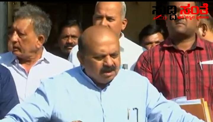 ಸರ್ಕಾರಿ ನೌಕರರ ಸಭೆಯ ನಂತರ CM ಹೇಳಿದ್ದೇನು ಗೊತ್ತಾ – ಡೆಡ್ ಲೈನ್ ಕೊನೆಯ ದಿನ ಸರ್ಕಾರಿ ನೌಕರರೊಂದಿಗೆ ಸರ್ಕಾರ ಸರ್ಕಸ್….. ಸರ್ಕಾರಿ ನೌಕರರ ಸಭೆಯ ನಂತರ CM ಹೇಳಿದ್ದೇನು ಗೊತ್ತಾ – ಡೆಡ್ ಲೈನ್ ಕೊನೆಯ ದಿನ ಸರ್ಕಾರಿ ನೌಕರರೊಂದಿಗೆ ಸರ್ಕಾರ ಸರ್ಕಸ್…..