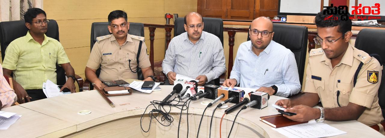 ಚುನಾವಣೆಗೆ ಧಾರವಾಡ ಜಿಲ್ಲಾಡಳಿತ ಸಂಪೂರ್ಣ ಸಿದ್ದತೆ – ಧಾರವಾಡ ಜಿಲ್ಲೆಯ ಕುರಿತಂತೆ ಒಂದು ಕಂಪ್ಲೀಟ್ ಮಾಹಿತಿ….. ಚುನಾವಣೆಗೆ ಧಾರವಾಡ ಜಿಲ್ಲಾಡಳಿತ ಸಂಪೂರ್ಣ ಸಿದ್ದತೆ – ಧಾರವಾಡ ಜಿಲ್ಲೆಯ ಕುರಿತಂತೆ ಒಂದು ಕಂಪ್ಲೀಟ್ ಮಾಹಿತಿ…..