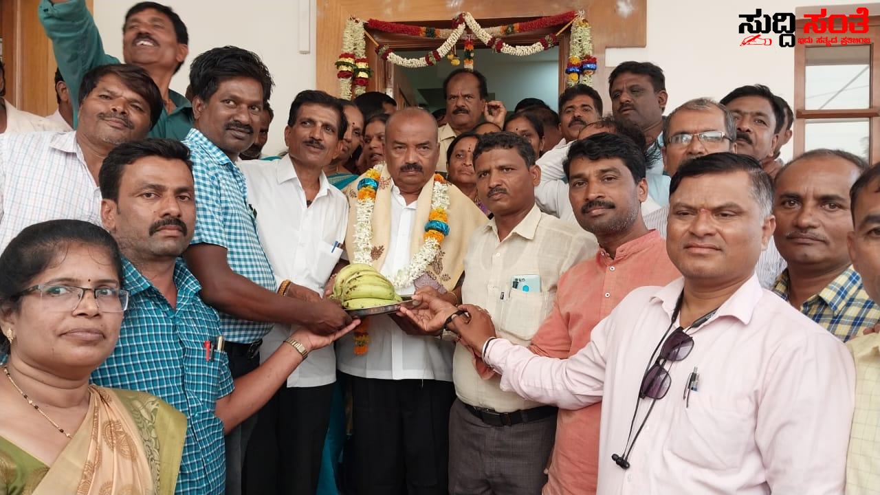 ಶಿಕ್ಷಕ ಬಂಧುಗಳಿಂದ ಶಾಸಕ MR ಪಾಟೀಲ್ ರಿಗೆ ಸನ್ಮಾನ – ಗುಣ ಮಟ್ಟದ ಶಿಕ್ಷಣಕ್ಕೆ ಒತ್ತು ನೀಡುವಂತೆ ಶಿಕ್ಷಕರಿಗೆ ಕರೆ ನೀಡಿದ ನೂತನ ಶಾಸಕರು….. ಶಿಕ್ಷಕ ಬಂಧುಗಳಿಂದ ಶಾಸಕ MR ಪಾಟೀಲ್ ರಿಗೆ ಸನ್ಮಾನ – ಗುಣ ಮಟ್ಟದ ಶಿಕ್ಷಣಕ್ಕೆ ಒತ್ತು ನೀಡುವಂತೆ ಶಿಕ್ಷಕರಿಗೆ ಕರೆ ನೀಡಿದ ನೂತನ ಶಾಸಕರು…..