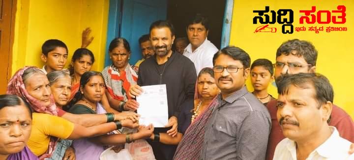 ಕ್ಷೇತ್ರದಲ್ಲಿ ಗೃಹಲಕ್ಷ್ಮೀ ಯೋಜನೆ ಅರ್ಜಿ ಸಲ್ಲಿಕೆ ಪರಿಶೀಲನೆ ಮಾಡಿದ ಸಚಿವ ಸಂತೋಷ ಲಾಡ್ – ಅರ್ಜಿ ಸಲ್ಲಿಸಿ ನೆಚ್ಚಿನ ಸಚಿವ ರೊಂದಿಗೆ ಗ್ರೂಪ್ ತಗೆಸಿಕೊಂಡ ನಾರಿಯರು….. ಕ್ಷೇತ್ರದಲ್ಲಿ ಗೃಹಲಕ್ಷ್ಮೀ ಯೋಜನೆ ಅರ್ಜಿ ಸಲ್ಲಿಕೆ ಪರಿಶೀಲನೆ ಮಾಡಿದ ಸಚಿವ ಸಂತೋಷ ಲಾಡ್ – ಅರ್ಜಿ ಸಲ್ಲಿಸಿ ನೆಚ್ಚಿನ ಸಚಿವ ರೊಂದಿಗೆ ಗ್ರೂಪ್ ತಗೆಸಿಕೊಂಡ ನಾರಿಯರು…..