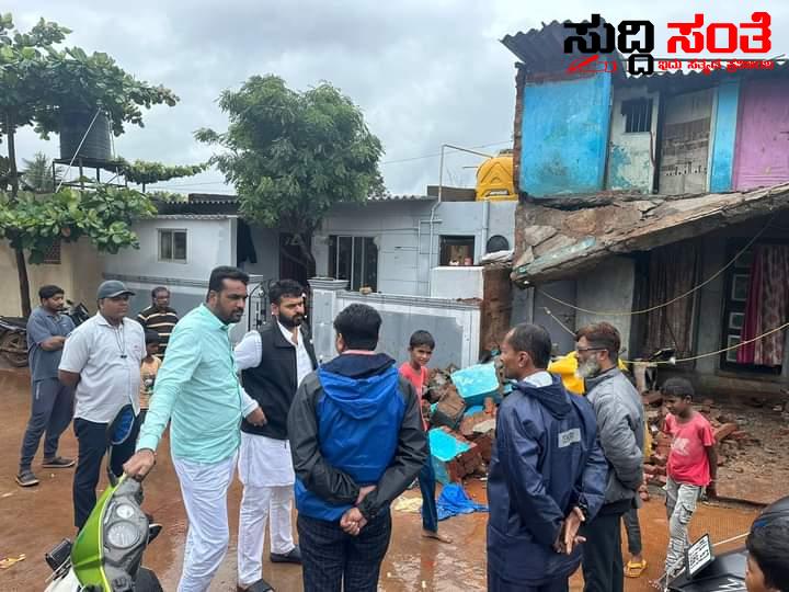 ಮೇಯರ್ ಮಾಡಬೇಕಾದ ಕೆಲಸವನ್ನು ಮಾಡಿದ ಕೈ ಪಕ್ಷದ ಯುವ ಮುಖಂಡ ರಜತ್ ಉಳ್ಳಾಗಡ್ಡಿಮಠ – ಪಾಲಿಕೆಯ ಸದಸ್ಯರೊಂದಿಗೆ ತೆರಳಿ ಸಮಸ್ಯೆ ಆಲಿಸಿದ ನಾಯಕ….. ಮೇಯರ್ ಮಾಡಬೇಕಾದ ಕೆಲಸವನ್ನು ಮಾಡಿದ ಕೈ ಪಕ್ಷದ ಯುವ ಮುಖಂಡ ರಜತ್ ಉಳ್ಳಾಗಡ್ಡಿಮಠ – ಪಾಲಿಕೆಯ ಸದಸ್ಯರೊಂದಿಗೆ ತೆರಳಿ ಸಮಸ್ಯೆ ಆಲಿಸಿದ ನಾಯಕ…..