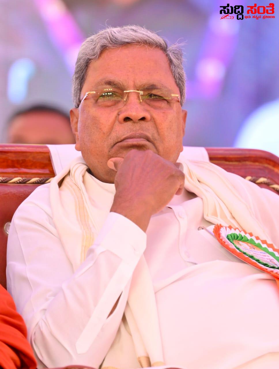 ಮತ್ತೊಂದು ಬಜೆಟ್ ಸಿದ್ದರೆ ಆರಂಭ ಮಾಡಿದ CM – ಗ್ಯಾರಂಟಿ ಯೋಜನೆಗಳ ನಡುವೆ ಈ ಬಜೆಟ್ ನಲ್ಲಾದರೂ ರಾಜ್ಯದ ಸರ್ಕಾರಿ ನೌಕರರಿಗೆ ಸಿಗುತ್ತಾ ಬಂಪರ್…..ನಿರೀಕ್ಷೆಯಲ್ಲಿ ಸಮಸ್ತ ನೌಕರರು….. ಮತ್ತೊಂದು ಬಜೆಟ್ ಸಿದ್ದರೆ ಆರಂಭ ಮಾಡಿದ CM – ಗ್ಯಾರಂಟಿ ಯೋಜನೆಗಳ ನಡುವೆ ಈ ಬಜೆಟ್ ನಲ್ಲಾದರೂ ರಾಜ್ಯದ ಸರ್ಕಾರಿ ನೌಕರರಿಗೆ ಸಿಗುತ್ತಾ ಬಂಪರ್…..ನಿರೀಕ್ಷೆಯಲ್ಲಿ ಸಮಸ್ತ ನೌಕರರು…..