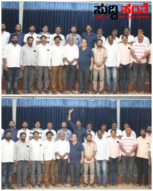 ಧಾರವಾಡದಲ್ಲಿನ ಸಮಸ್ಯೆಗಳಿಗೆ ಧ್ವನಿಯಾಗಲು ಸಜ್ಜಾಗುತ್ತಿದೆ ಸಮಾನ ಮನಸ್ಕರ ವೇದಿಕೆ – ಪಕ್ಷಾತೀತವಾಗಿ ರಚನೆಗೊಳ್ಳುತ್ತಿದ್ದೆ ಸಮಾನ ಮನಸ್ಕರರ ವೇದಿಕೆ ನಡೆಯಿತು ಪೂರ್ವಭಾವಿ ಸಭೆ….. ಧಾರವಾಡದಲ್ಲಿನ ಸಮಸ್ಯೆಗಳಿಗೆ ಧ್ವನಿಯಾಗಲು ಸಜ್ಜಾಗುತ್ತಿದೆ ಸಮಾನ ಮನಸ್ಕರ ವೇದಿಕೆ – ಪಕ್ಷಾತೀತವಾಗಿ ರಚನೆಗೊಳ್ಳುತ್ತಿದ್ದೆ ಸಮಾನ ಮನಸ್ಕರರ ವೇದಿಕೆ ನಡೆಯಿತು ಪೂರ್ವಭಾವಿ ಸಭೆ…..