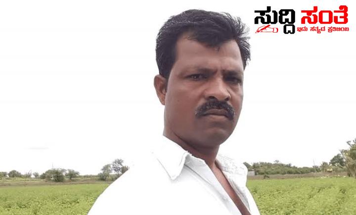 ಕಂಬಳಿ ಮೇಲೆ ಅಕ್ಕಿಯಿಂದ ಮಂಡಲ ಹಾಕಿ, ಕೊರಳಲ್ಲಿ ಮೆಣಸಿನಕಾಯಿ,ಲಿಂಬೆಕಾಯಿ ಕಟ್ಟಿ ಕೊಂಡು ವಿಚಿತ್ರ ರೀತಿಯಲ್ಲಿ ವ್ಯಕ್ಯಿಯೋರ್ವ ಆತ್ಮಹತ್ಯೆ ಶಾಸ್ತ್ರೋಕ್ತವಾಗಿ ವ್ಯಕ್ತಿ ಆತ್ಮಹತ್ಯೆ ಮಾಡಿಕೊಂಡಿದ್ಯಾಕೆ ಗೊತ್ತಾ….. ಕಂಬಳಿ ಮೇಲೆ ಅಕ್ಕಿಯಿಂದ ಮಂಡಲ ಹಾಕಿ, ಕೊರಳಲ್ಲಿ ಮೆಣಸಿನಕಾಯಿ,ಲಿಂಬೆಕಾಯಿ ಕಟ್ಟಿ ಕೊಂಡು ವಿಚಿತ್ರ ರೀತಿಯಲ್ಲಿ ವ್ಯಕ್ಯಿಯೋರ್ವ ಆತ್ಮಹತ್ಯೆ ಶಾಸ್ತ್ರೋಕ್ತವಾಗಿ ವ್ಯಕ್ತಿ ಆತ್ಮಹತ್ಯೆ ಮಾಡಿಕೊಂಡಿದ್ಯಾಕೆ ಗೊತ್ತಾ…..