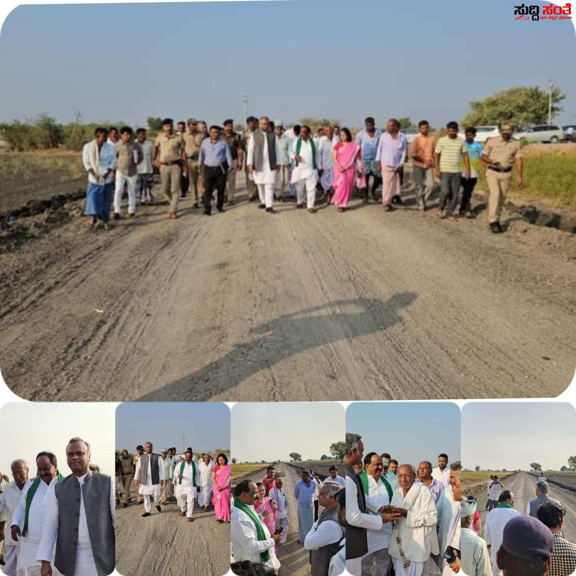 ನವಲಗುಂದ ವಿಧಾನ ಸಭಾ ಕ್ಷೇತ್ರದಲ್ಲಿನ ಚಕ್ಕಡಿ ರಸ್ತೆಗಳನ್ನು ವೀಕ್ಷಣೆ ಮಾಡಿದ ಸಚಿವ ಪ್ರಿಯಾಂಕ ಖರ್ಗೆ – ದೇಶದ ಬೆನ್ನೇಲುಬು ರೈತರಿಗಾಗಿ ಕೈಗೊಂಡ ಚಕ್ಕಡಿ ರಸ್ತೆಗಳ ಹರಿಕಾರ ಶಾಸಕ NH ಕೋನರೆಡ್ಡಿಯವರ ಕಾರ್ಯಕ್ಕೆ ಮೆಚ್ಚುಗೆ ವ್ಯಕ್ತಪಡಿಸಿದ ಸಚಿವರು….. ನವಲಗುಂದ ವಿಧಾನ ಸಭಾ ಕ್ಷೇತ್ರದಲ್ಲಿನ ಚಕ್ಕಡಿ ರಸ್ತೆಗಳನ್ನು ವೀಕ್ಷಣೆ ಮಾಡಿದ ಸಚಿವ ಪ್ರಿಯಾಂಕ ಖರ್ಗೆ – ದೇಶದ ಬೆನ್ನೇಲುಬು ರೈತರಿಗಾಗಿ ಕೈಗೊಂಡ ಚಕ್ಕಡಿ ರಸ್ತೆಗಳ ಹರಿಕಾರ ಶಾಸಕ NH ಕೋನರೆಡ್ಡಿಯವರ ಕಾರ್ಯಕ್ಕೆ ಮೆಚ್ಚುಗೆ ವ್ಯಕ್ತಪಡಿಸಿದ ಸಚಿವರು…..