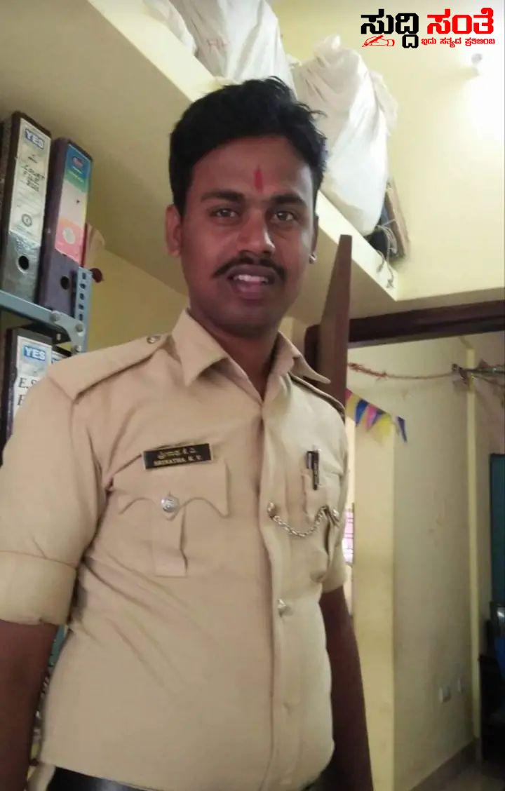 ಪೊಲೀಸ್ ಪೇದೆ ಅಮಾನತು – ಶ್ರೀನಾಥ್ ನನ್ನು ಅಮಾನತು ಮಾಡಿ ಆದೇಶ ಮಾಡಿದ SP….. ಪೊಲೀಸ್ ಪೇದೆ ಅಮಾನತು – ಶ್ರೀನಾಥ್ ನನ್ನು ಅಮಾನತು ಮಾಡಿ ಆದೇಶ ಮಾಡಿದ SP…..