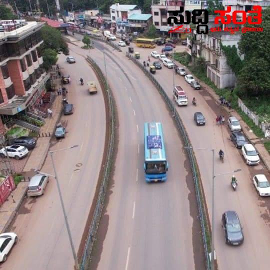 BRTS ತೊಲಗಿಸಿ. ಹುಬ್ಬಳ್ಳಿ ಧಾರವಾಡ ಜನರನ್ನು ರಕ್ಷಿಸಿ ಆರಂಭಗೊಂಡ ಜನಾಂದೋಲನ – ಸಾಮಾಜಿಕ ಜಾಲ ತಾಣಗಳಲ್ಲಿ BRTS ಅವ್ಯವಸ್ಥೆ ಸಿಡಿದೆದ್ದ ಹುಬ್ಬಳ್ಳಿ ಧಾರವಾಡ ಜನತೆ….. BRTS ತೊಲಗಿಸಿ. ಹುಬ್ಬಳ್ಳಿ ಧಾರವಾಡ ಜನರನ್ನು ರಕ್ಷಿಸಿ ಆರಂಭಗೊಂಡ ಜನಾಂದೋಲನ – ಸಾಮಾಜಿಕ ಜಾಲ ತಾಣಗಳಲ್ಲಿ BRTS ಅವ್ಯವಸ್ಥೆ ಸಿಡಿದೆದ್ದ ಹುಬ್ಬಳ್ಳಿ ಧಾರವಾಡ ಜನತೆ…..