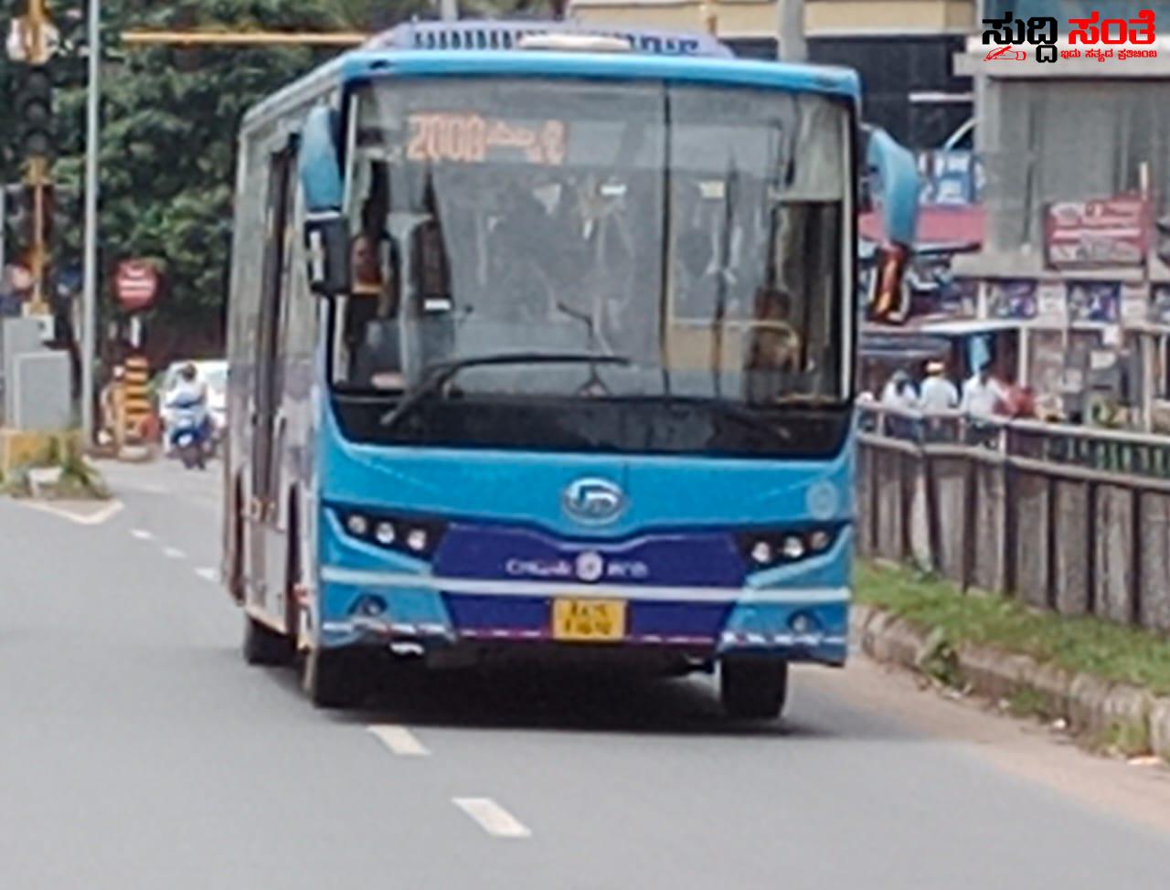 ತಾಯಿಗೆ ಆಪರೇಶನ್ ಇದೆ ರಜೆ ಕೊಡಿ ಎಂದರು ಕಣ್ತೇರೆಯದ BRTS ಅಧಿಕಾರಿಗಳು – ಚಾಲಕರ ನೋವಿಗೆ ಸ್ಪಂದಿಸದ ಅಧಿಕಾರಿಗಳು…..ಕರುಣೆಯಿಲ್ಲದೇ ಆ ತ್ರಿಮೂರ್ತಿ ಅಧಿಕಾರಿಗಳು…..