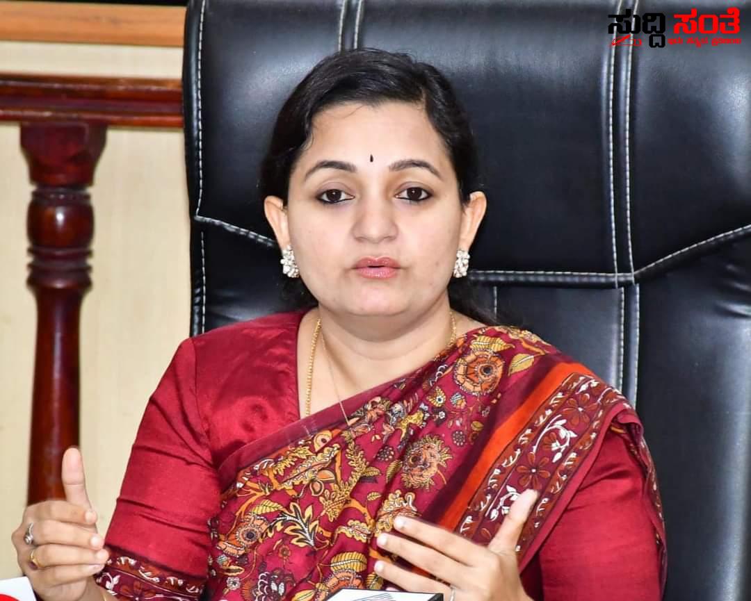 ಶನಿವಾರ,ರವಿವಾರ ಕರ್ತವ್ಯ ನಿರ್ವಹಿಸುವಂತೆ DC ಆದೇಶ -ಅನುಮತಿ ಇಲ್ಲದೆ ಯಾರು ರಜೆ ಹೊಗುವಂತಿಲ್ಲ ಜಿಲ್ಲಾಧಿಕಾರಿ ಖಡಕ್ ಸೂಚನೆ….. ಶನಿವಾರ,ರವಿವಾರ ಕರ್ತವ್ಯ ನಿರ್ವಹಿಸುವಂತೆ DC ಆದೇಶ -ಅನುಮತಿ ಇಲ್ಲದೆ ಯಾರು ರಜೆ ಹೊಗುವಂತಿಲ್ಲ ಜಿಲ್ಲಾಧಿಕಾರಿ ಖಡಕ್ ಸೂಚನೆ…..