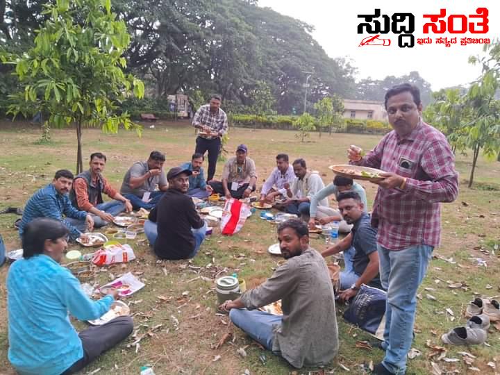 ಕೃಷಿ ಮೇಳದಲ್ಲಿ ಸಾತ್ವಿಕ ಪ್ರತಿಭಟನೆ ಮಾಡಿದ ಧಾರವಾಡ ಪತ್ರಕರ್ತರು – ಕೃಷಿ ಮೇಳದಲ್ಲಿ ಮಾಧ್ಯದವರಿಗೆ ನಡೆಸಿಕೊಂಡು ರೀತಿಗೆ ಬೇಸತ್ತ ಪತ್ರಕರ್ತರು…..ಜಿಲ್ಲೆಯ ಜನಪ್ರತಿನಿಧಿಗಳೇ ಒಮ್ಮೆ ನೋಡಿ ಹೇಗಿದೆ ವ್ಯವಸ್ಥೆ……