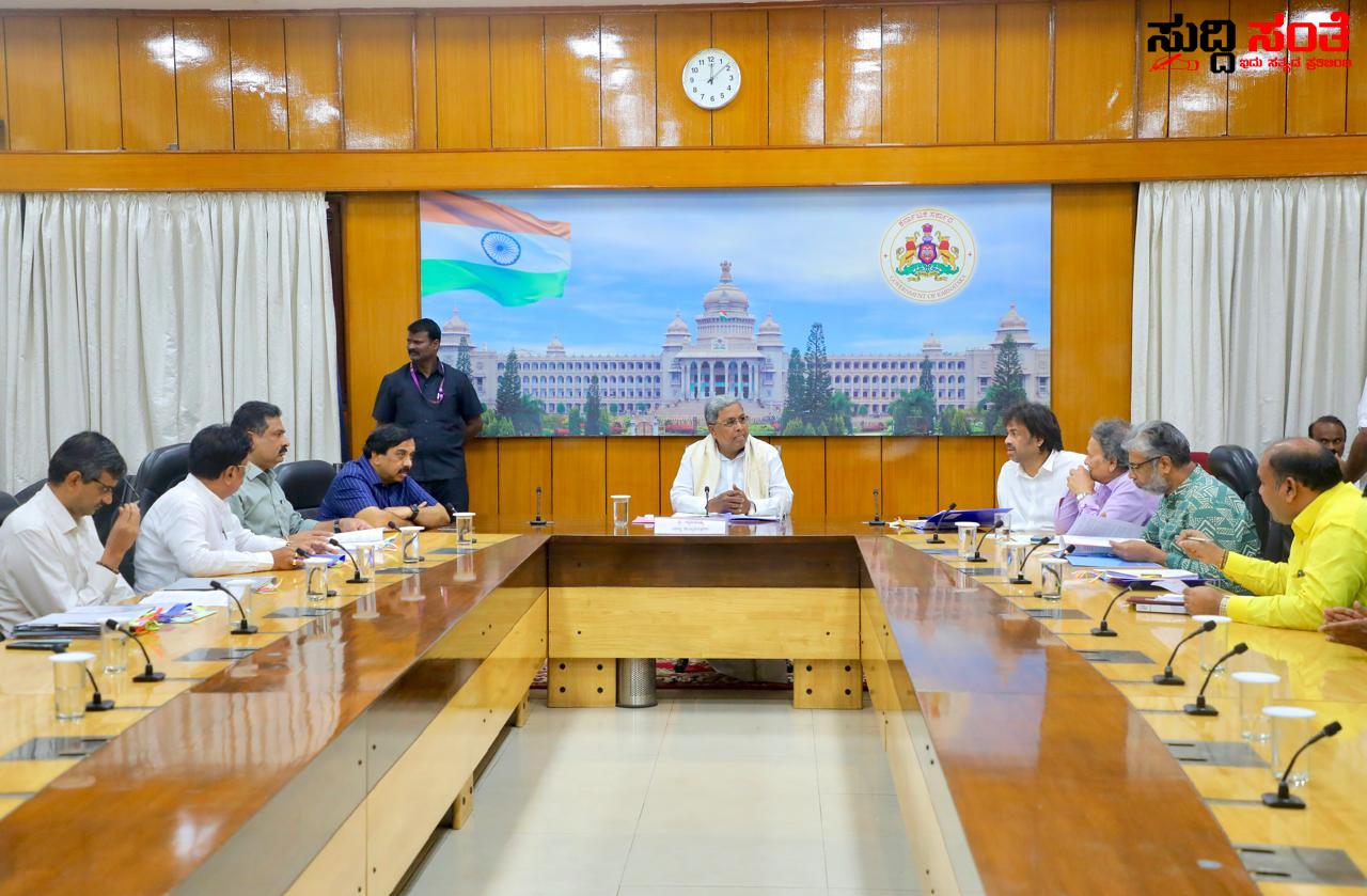 ಶಿಕ್ಷಕರ ಮುಂಬಡ್ತಿ,ಸೇವಾ ಬೇಡಿಕೆ ಕುರಿತು ಒಂದು ತಿಂಗಳೊಳಗೆ ಸೂಕ್ತ ನಿರ್ಧಾರ ಕೈಗೊಳ್ಳ ಲಾಗುವುದು CM  – ಶಿಕ್ಷಕರ ಬೇಡಿಕೆಗಳ ಕುರಿತು ಸಭೆ ಮಾಡಿದ CM….. ಶಿಕ್ಷಕರ ಮುಂಬಡ್ತಿ,ಸೇವಾ ಬೇಡಿಕೆ ಕುರಿತು ಒಂದು ತಿಂಗಳೊಳಗೆ ಸೂಕ್ತ ನಿರ್ಧಾರ ಕೈಗೊಳ್ಳ ಲಾಗುವುದು CM  – ಶಿಕ್ಷಕರ ಬೇಡಿಕೆಗಳ ಕುರಿತು ಸಭೆ ಮಾಡಿದ CM…..