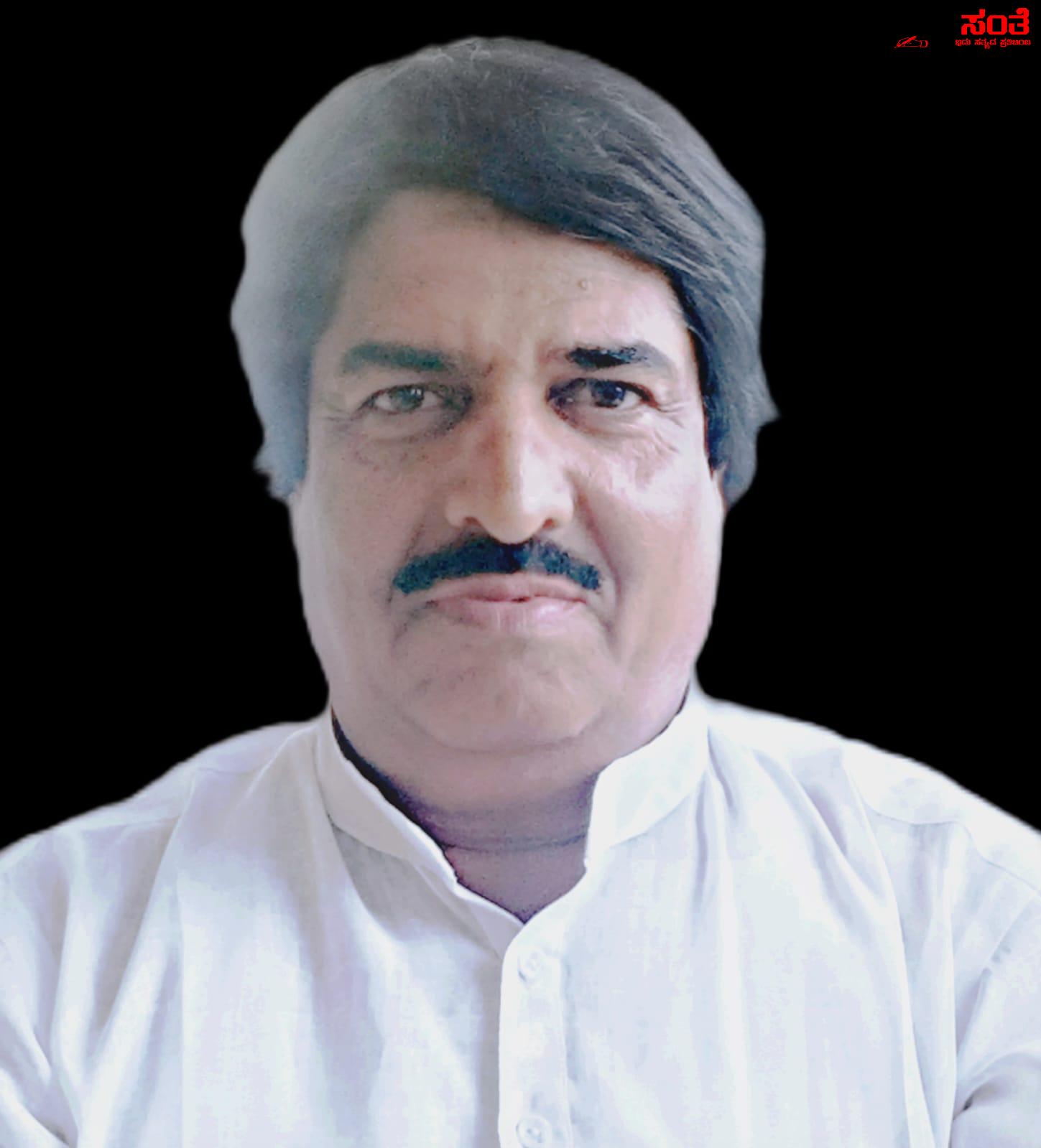 ಉಪ ಚುನಾವಣೆಯಲ್ಲಿ ಬಿಜೆಪಿ ಜೆಡಿಎಸ್ ಪಕ್ಷಗಳ ಯಾವುದೇ ಆಟ ನಡೆಯೋದಿಲ್ಲ ಕೆಪಿಸಿಸಿ ವಕ್ತಾರ ಗಂಗಾಧರ ದೊಡ್ಡವಾಡ – ಕಾಂಗ್ರೆಸ್ ಪಕ್ಷವನ್ನು ಮತದಾರರು ಪ್ರಭುಗಳು ಅಪ್ಪಿಕೊಂಡು ವಿಜಯದ ಆಶೀರ್ವಾದ ಮಾಡಲಿದ್ದಾರೆಂದ ಗಂಗಾಧರ ದೊಡವಾಡ….. ಉಪ ಚುನಾವಣೆಯಲ್ಲಿ ಬಿಜೆಪಿ ಜೆಡಿಎಸ್ ಪಕ್ಷಗಳ ಯಾವುದೇ ಆಟ ನಡೆಯೋದಿಲ್ಲ ಕೆಪಿಸಿಸಿ ವಕ್ತಾರ ಗಂಗಾಧರ ದೊಡ್ಡವಾಡ – ಕಾಂಗ್ರೆಸ್ ಪಕ್ಷವನ್ನು ಮತದಾರರು ಪ್ರಭುಗಳು ಅಪ್ಪಿಕೊಂಡು ವಿಜಯದ ಆಶೀರ್ವಾದ ಮಾಡಲಿದ್ದಾರೆಂದ ಗಂಗಾಧರ ದೊಡವಾಡ…..