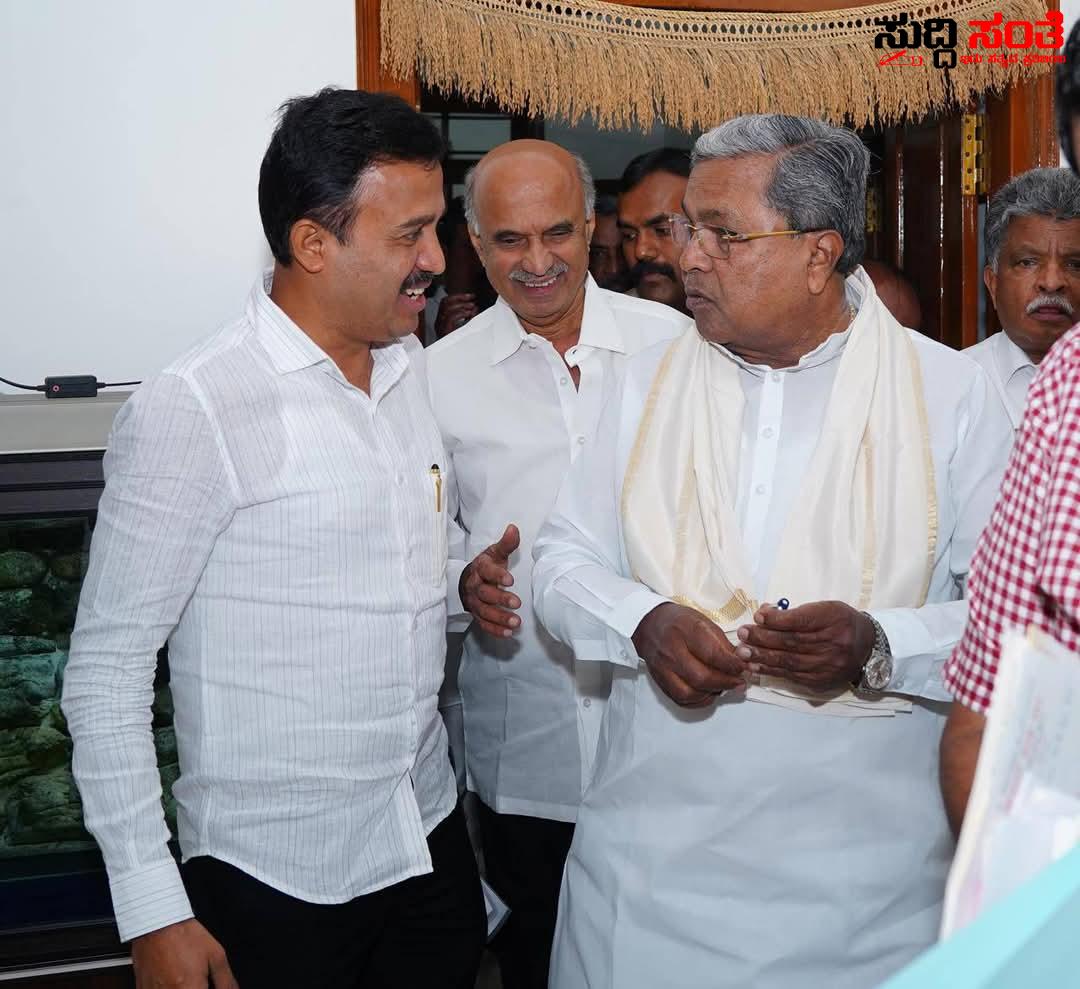 CM ಭೇಟಿಯಾದ ರಾಜ್ಯ ಸರ್ಕಾರಿ ನೌಕರರ ಸಂಘದ ನಿಯೋಗ – ರಾಜ್ಯಾಧ್ಯಕ್ಷ ಸಿಎಸ್ ಷಡಾಕ್ಷರಿ ಯವರ ನೇತ್ರತ್ವದಲ್ಲಿ ಮುಖ್ಯಮಂತ್ರಿ ಭೇಟಿ ನೌಕರರ ಬೇಡಿಕೆಗಳ ಕುರಿತಂತೆ ಚರ್ಚೆ…..