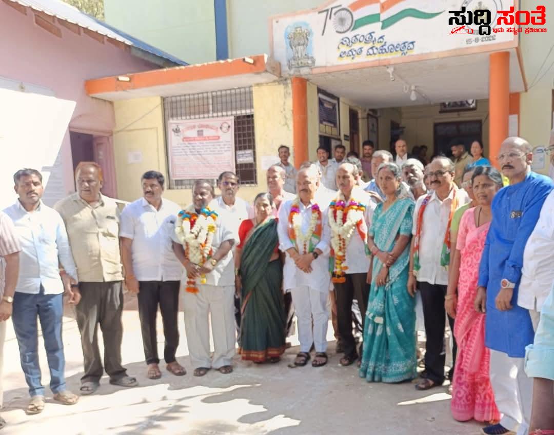 BJP ಮಡಿಲಿಗೆ ಕುಂದಗೋಳ ಪಟ್ಟಣ ಪಂಚಾಯತಿ  ಶಾಸಕ MR ಪಾಟೀಲ್ ಮಾಸ್ಟರ್ ಪ್ಲಾನ್ ಅಧ್ಯಕ್ಷರಾಗಿ ಶ್ಯಾಮಸುಂದರ ದೇಸಾಯಿ,ಉಪಾಧ್ಯಕ್ಷರಾಗಿ ಮಂಜುನಾಥ ಹಿರೇಮಠ….. BJP ಮಡಿಲಿಗೆ ಕುಂದಗೋಳ ಪಟ್ಟಣ ಪಂಚಾಯತಿ  ಶಾಸಕ MR ಪಾಟೀಲ್ ಮಾಸ್ಟರ್ ಪ್ಲಾನ್ ಅಧ್ಯಕ್ಷರಾಗಿ ಶ್ಯಾಮಸುಂದರ ದೇಸಾಯಿ,ಉಪಾಧ್ಯಕ್ಷರಾಗಿ ಮಂಜುನಾಥ ಹಿರೇಮಠ…..