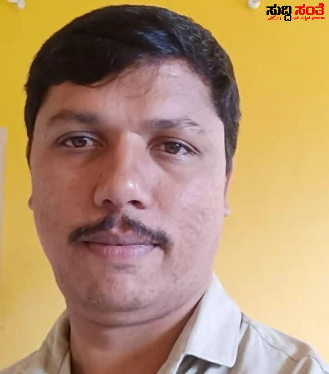 ಭೀಕರ ಅಪಘಾತ ಶಿಕ್ಷಕ ಸ್ಥಳದಲ್ಲೇ ಸಾವು – ಬೈಕ್ ನಲ್ಲಿ ಮಕ್ಕಳನ್ನು ನೋಡಲು ಶಿಕ್ಷಕ….. ಭೀಕರ ಅಪಘಾತ ಶಿಕ್ಷಕ ಸ್ಥಳದಲ್ಲೇ ಸಾವು – ಬೈಕ್ ನಲ್ಲಿ ಮಕ್ಕಳನ್ನು ನೋಡಲು ಶಿಕ್ಷಕ…..