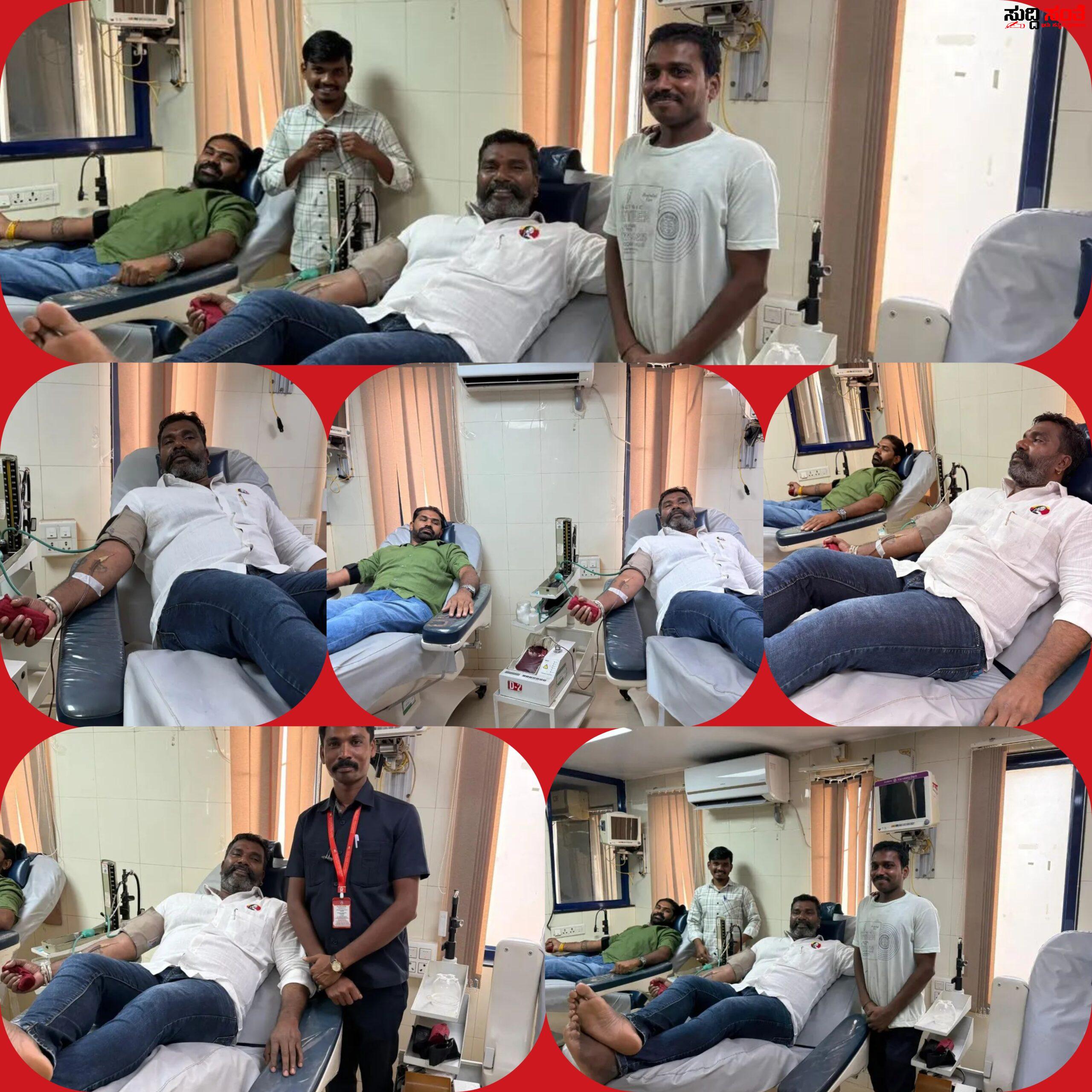 ಪೌರಕಾರ್ಮಿಕರಿಗಾಗಿ ಕ್ರಾಂತಿವೀರ ಸಂಗೊಳ್ಳಿ ರಾಯಣ್ಣ ಅಭಿಮಾನಿ ಬಳಗದಿಂದ ರಕ್ತದಾನ ಮಾಡಿದ ಸುರೇಶ ಗೋಕಾಕ – ಪ್ರತಿನಿತ್ಯ ನಗರವನ್ನು ಸ್ವಚ್ಚಗೊಳಿಸುವ ಕಾರ್ಮಿಕರಿಗಾಗಿ ಸೇವೆ ಮಾಡಿದ ಸುರೇಶ ಗೋಕಾಕ ಟೀಮ್….. ಪೌರಕಾರ್ಮಿಕರಿಗಾಗಿ ಕ್ರಾಂತಿವೀರ ಸಂಗೊಳ್ಳಿ ರಾಯಣ್ಣ ಅಭಿಮಾನಿ ಬಳಗದಿಂದ ರಕ್ತದಾನ ಮಾಡಿದ ಸುರೇಶ ಗೋಕಾಕ – ಪ್ರತಿನಿತ್ಯ ನಗರವನ್ನು ಸ್ವಚ್ಚಗೊಳಿಸುವ ಕಾರ್ಮಿಕರಿಗಾಗಿ ಸೇವೆ ಮಾಡಿದ ಸುರೇಶ ಗೋಕಾಕ ಟೀಮ್…..