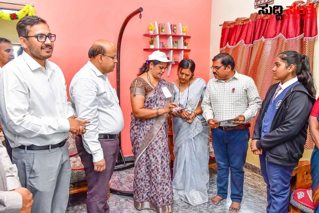 ಗೊಂದಲದ ಗೂಡಾಯಿತು ಸಮೀಕ್ಷೆ ಪರದಾಡಿದ ಶಿಕ್ಷಕರು – ರಜೆಯಲ್ಲಿ ಶಿಕ್ಷಕರಿಗೆ ಇದ್ಯಾವ ಶಿಕ್ಷೆ ಸಚಿವರೇ….. ಗೊಂದಲದ ಗೂಡಾಯಿತು ಸಮೀಕ್ಷೆ ಪರದಾಡಿದ ಶಿಕ್ಷಕರು – ರಜೆಯಲ್ಲಿ ಶಿಕ್ಷಕರಿಗೆ ಇದ್ಯಾವ ಶಿಕ್ಷೆ ಸಚಿವರೇ…..