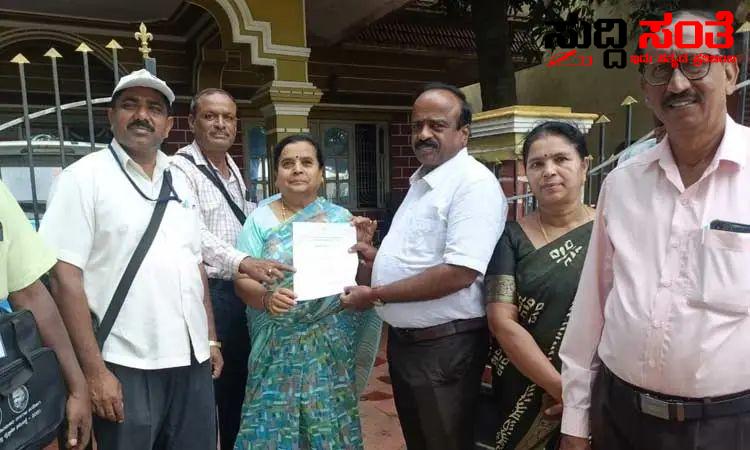 ಸಮೀಕ್ಷೆ ಗೆ ಕೈಕೊಟ್ಟ 80 ಕ್ಕೂ ಹೆಚ್ಚು ಶಿಕ್ಷಕರು – ಗೈರಾದ ಶಿಕ್ಷಕರ ಮೇಲೆ ಎಚ್ಚರಿಕೆ ನೀಡಿದ DC….. ಸಮೀಕ್ಷೆ ಗೆ ಕೈಕೊಟ್ಟ 80 ಕ್ಕೂ ಹೆಚ್ಚು ಶಿಕ್ಷಕರು – ಗೈರಾದ ಶಿಕ್ಷಕರ ಮೇಲೆ ಎಚ್ಚರಿಕೆ ನೀಡಿದ DC…..