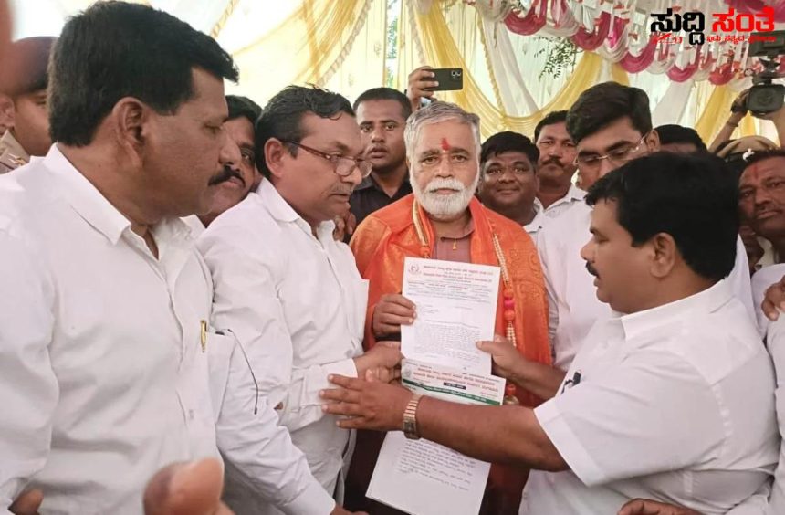 ಪ್ರಾಥಮಿಕ ಶಾಲಾ ಮುಖ್ಯ ಶಿಕ್ಷಕರ ಬೇಡಿಕೆ ಈಡೇರಿಸಿ ಸಚಿವರಿಗೆ ಮನವಿ ಸಲ್ಲಿಕೆ ಪ್ರಾಥಮಿಕ ಶಾಲಾ ಮುಖ್ಯ ಶಿಕ್ಷಕರ ಬೇಡಿಕೆ ಈಡೇರಿಸಿ ಸಚಿವರಿಗೆ ಮನವಿ ಸಲ್ಲಿಕೆ