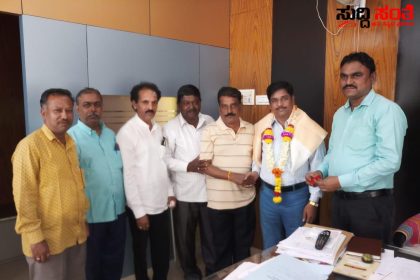 ಅಕ್ಷರ ದಾಸೋಹ ಅಧಿಕಾರಿ ನೂಲಿನ ರವರಿಗೆ ಸನ್ಮಾನ ಪ್ರಾಥಮಿಕ ಶಾಲಾ ಮುಖ್ಯ ಶಿಕ್ಷಕರ ಸಂಘದ ಪರವಾಗಿ ಗೌರವ