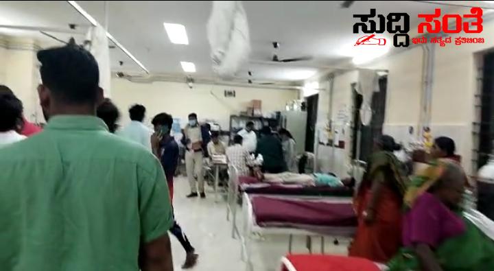 ಆನೆ ಕಾಲು ಮಾತ್ರೆ ಸೇವಿಸಿ ವಿದ್ಯಾರ್ಥಿಗಳು ಅಸ್ವಸ್ಥ, ಆಸ್ಪತ್ರೆಗೆ ದಾಖಲು – ಪೋಷಕರ ಪ್ರತಿಭಟನೆ ಆಕ್ರೋಶ ಗುಣಮುಖರಾಗುತ್ತಿರುವ ವಿದ್ಯಾರ್ಥಿಗಳು