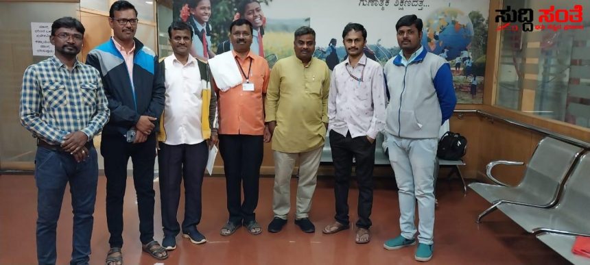 ಶಾಲಾ ಶಿಕ್ಷಣ ಮತ್ತು ಸಾಕ್ಷರತಾ ಇಲಾಖೆಗೆ ಮನವಿ ಸಲ್ಲಿಸಿದ ಗ್ರಾಮೀಣ ಶಿಕ್ಷಕರ ಟೀಮ್ ರಾಜ್ಯದ ಶಿಕ್ಷಕರ ಪರವಾಗಿ NPS ಹೋರಾಟದ ನಡುವೆಯೂ ರಾಜ್ಯದ ಶಿಕ್ಷಕರ ಪರವಾಗಿ ಧ್ವನಿ ಎತ್ತಿದ ಸಂಘಟನೆಯ ನಾಯಕರು