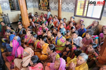 ಕಲಘಟಗಿ ಕ್ಷೇತ್ರದಲ್ಲಿ ಛಬ್ಬಿ ಟೀಮ್ ನಿಂದ ಮುಂದುವರೆದ ಕುಕ್ಕರ್ ವಿತರಣೆ – ಕಲಕೇರಿ ಗ್ರಾಮದಲ್ಲಿ ಪತಿಯ ಪರವಾಗಿ ಕುಕ್ಕರ್ ವಿತರಣೆ ಮಾಡಿದ ಶ್ರೀಮತಿ ಜ್ಯೋತಿ ಛಬ್ಬಿ ಮತ್ತು ಟೀಮ್