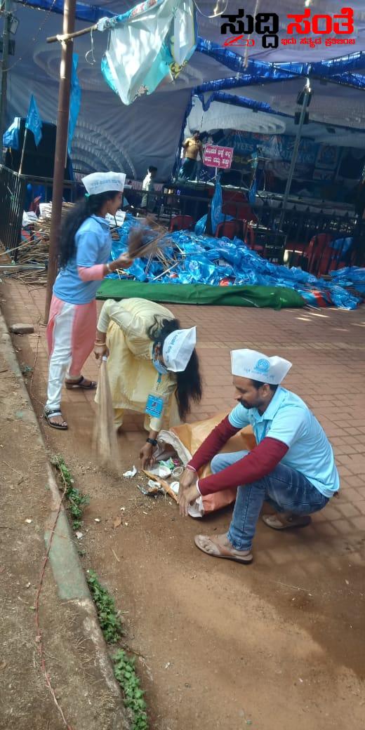 ಹೋರಾಟಕ್ಕೂ ಸೈ ಸ್ವಚ್ಚತೆಗೂ ಸೈ ನಮ್ಮ NPS ನೌಕರರು – ಪ್ರೀಡಂ ಪಾರ್ಕ್ ನಲ್ಲಿ ಹೋರಾಟ ಮಾಡುತ್ತಾ ಸ್ವಚ್ಚತೆ ಮಾಡಿ ಮಾದರಿಯಾದ್ರು NPS ನೌಕರರು…..