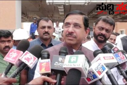 ಗುಲಾಮಿ ಸಂಸ್ಕ್ರತಿ ಬಿಡಿ ನಮ್ಮ ಸಂಸ್ಕ್ರತಿ ಇಟ್ಟುಕೊಂಡು ಮುಂದೆ ಹೋಗಿ ಕೇಂದ್ರ ಸಚಿವ ಪ್ರಹ್ಲಾದ್ ಜೋಶಿ – ಸಲಾಂ ಆರತಿ ಬಿಟ್ಟು ಬೇರೆ ಮಾಡಿದ್ದು ಸಂತೋಷವೆಂದ ಕೇಂದ್ರ ಸಚಿವರು