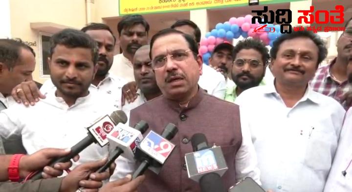 ಗುಜರಾತ್ ಚುನಾವಣೆ ಫಲಿತಾಂಶ ದೇಶದ ಮೇಲೆ ಪರಿಣಾಮ ಬೀರಲಿದೆ ಪ್ರಲ್ಲಾದ ಜೋಶಿ ದೇಶದ್ರೋಹಿಗಳಿಗೆ ಎಚ್ಚರಿಕೆ ಸಂದೇಶ ನೀಡಿದ ಸಚಿವರು….. ಗುಜರಾತ್ ಚುನಾವಣೆ ಫಲಿತಾಂಶ ದೇಶದ ಮೇಲೆ ಪರಿಣಾಮ ಬೀರಲಿದೆ ಪ್ರಲ್ಲಾದ ಜೋಶಿ ದೇಶದ್ರೋಹಿಗಳಿಗೆ ಎಚ್ಚರಿಕೆ ಸಂದೇಶ ನೀಡಿದ ಸಚಿವರು…..