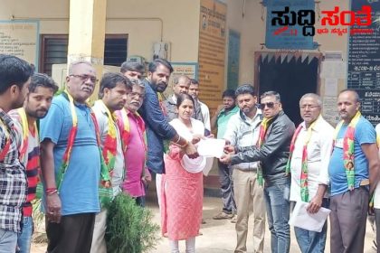 ಧಾರವಾಡ ದಲ್ಲಿ ಜಯ ಕರ್ನಾಟಕ ಜನಪರ ವೇದಿಕೆಯಿಂದ ಪ್ರತಿಭಟನೆ ಮುತ್ತು ಬೆಳ್ಳಕ್ಕಿ ನೇತೃತ್ವದಲ್ಲಿ ಪ್ರತಿಭಟನೆ ಮನವಿ ಸಲ್ಲಿಕೆ