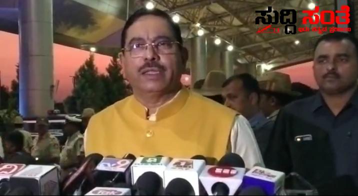 ಕಾಂಗ್ರೆಸ್ ಮತ್ತು ಎಚ್ ಕೆ ಪಾಟೀಲ್ ರಗೆ ಪೊಲಟೀಕಲಿ ಡೇಟ್ ಎಕ್ಸಪೈರ್ ಅಗಿದೆ. ಕಾಂಗ್ರೆಸ್ ಮತ್ತು ಎಚ್ ಕೆ ಪಾಟೀಲ್ ರಗೆ ಪೊಲಟೀಕಲಿ ಡೇಟ್ ಎಕ್ಸಪೈರ್ ಅಗಿದೆ.