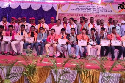 ಸರ್ಕಾರಿ ನೌಕರರ ಕ್ರೀಡಾಕೂಟ ದ ಕಾರ್ಯಕ್ರಮ ದಲ್ಲಿ ಪಾಲ್ಗೊಂಡ ಷಡಾಕ್ಷರಿ ಅವರು – ಎರಡು ದಿನಗಳ ಕ್ರೀಡಾಕೂಟ ದಲ್ಲಿ ನೌಕರರು ಭಾಗಿ