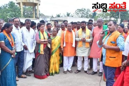 ಅಮೃತ ದೇಸಾಯಿಗೆ ಶಕ್ತಿ ತುಂಬಿದ ಕ್ಷೇತ್ರದ ಹಿರಿಯರು – ಕ್ಷೇತ್ರದಲ್ಲಿ ನಡೆಯುತ್ತಿದೆ ಅಬ್ಬರದ ಪ್ರಚಾರ…..