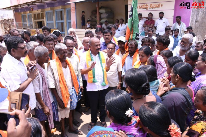 ಕುಂದಗೋಳ ದಲ್ಲಿ M R ಪಾಟೀಲ ರಿಗೆ ಸಿಗುತ್ತಿದೆ ಜನಬೆಂಬಲ – ಬದಲಾವಣೆ ಬಯಸಿ MRP ಯವರೇ ಈ ಬಾರಿ ನಮ್ಮ ಶಾಸಕರು ಎನ್ನುತ್ತಿದ್ದಾರೆ ಮತದಾರರು…..