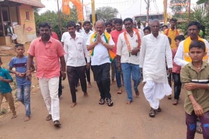 ಬೆಳ್ಳಂ ಬೆಳಿಗ್ಗೆ ಪಾದಯಾತ್ರೆಯ ಮೂಲಕ ಮತಯಾಚನೆ ಮಾಡಿದ MR ಪಾಟೀಲ – ದಿನದಿಂದ ದಿನಕ್ಕೆ ಕುಂದಗೋಳ ಕ್ಷೇತ್ರದಲ್ಲಿ ಹೆಚ್ಚುತ್ತಿದೆ MRP ಅಲೆ……