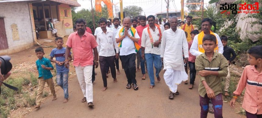 ಬೆಳ್ಳಂ ಬೆಳಿಗ್ಗೆ ಪಾದಯಾತ್ರೆಯ ಮೂಲಕ ಮತಯಾಚನೆ ಮಾಡಿದ MR ಪಾಟೀಲ – ದಿನದಿಂದ ದಿನಕ್ಕೆ ಕುಂದಗೋಳ ಕ್ಷೇತ್ರದಲ್ಲಿ ಹೆಚ್ಚುತ್ತಿದೆ MRP ಅಲೆ……