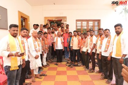 ಕುಂದಗೋಳದಲ್ಲಿ ಹೆಚ್ಚಾಗುತ್ತಿದೆ BJP ಬಲ – M R ಪಾಟೀಲ ಸಮ್ಮುಖದಲ್ಲಿ BJP ಸೇರ್ಪಡೆಯಾಗುತ್ತಿದ್ದಾರೆ ಕಾಂಗ್ರೇಸ್ ಮುಖಂಡರು ಕಾರ್ಯಕರ್ತರು…..