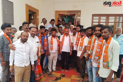 BJP ಪಕ್ಷ ಸೇರ್ಪಡೆಯಾದ ನೆಲಗುಡ್ಡ ,ತರ್ಲಗಟ್ಟ ಗ್ರಾಮದ ಕಾಂಗ್ರೇಸ್ ಪಕ್ಷದ ಮುಖಂಡರು ಕಾರ್ಯಕರ್ತರು – ಮಹೇಶ್ ಗೋಕುಲ ನೇತ್ರತ್ವದಲ್ಲಿ BJP ಸೇರ್ಪಡೆಯಾಗಿ MR ಪಾಟೀಲ ರಿಗೆ ಶಕ್ತಿ ತುಂಬಿದ ಟೀಮ್…..