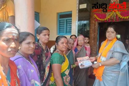 ವನಹಳ್ಳಿ,ತಳವಾಯಿ,ಕನಕೂರು ಗ್ರಾಮಗಳಲ್ಲಿ ಪತಿಯ ಪರವಾಗಿ ಅಬ್ಬರದ ಪ್ರಚಾರ ಮಾಡಿದ ಪ್ರೀಯಾ ದೇಸಾಯಿ – ಮನೆ ಮನೆಗೆ ತೆರಳಿ ಮತಯಾಚನೆ ಪ್ರಚಾರ…..