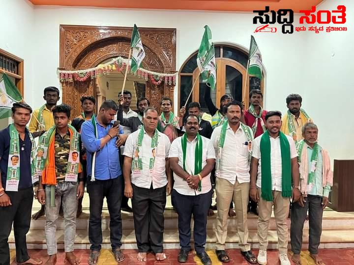 ಧಾರವಾಡ ಗ್ರಾಮೀಣ ಕ್ಷೇತ್ರದಲ್ಲಿ ಜೋರಾಗಿದೆ JDS ಅಭ್ಯರ್ಥಿ ಮಂಜುನಾಥ ಹಗೇದಾರ ಪ್ರಚಾರ – ಮತದಾರರಿಂದ ಸಿಗುತ್ತಿದೆ ಅಭೂತಪೂರ್ವ ಬೆಂಬಲ…..