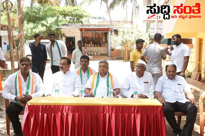 ಈಶ್ವರ ನಗರದಲ್ಲಿ ಭರ್ಜರಿ ಮತಯಾಚನೆ ಮಾಡಿದ ಜಗದೀಶ್ ಶೆಟ್ಟರ್ – ಶೆಟ್ಟರ್ ಗೆ ಸಾಥ್ ನೀಡಿದ ಅನಿಲಕುಮಾರ ಪಾಟೀಲ ಮತ್ತು ಟೀಮ್…..