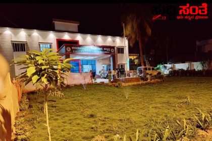 ಪೊಲೀಸ್ ಠಾಣೆಗೆ ಹೊಸ ರೂಪ ನೀಡಿದ ಚಾರ್ಲಿ ರಾಘವೇಂದ್ರ ಹಳ್ಳೂರ – ಯುವ ಉತ್ಸಾಹಿ ಪೊಲೀಸ್ ಅಧಿಕಾರಿಯ ಶ್ರಮದಿಂದ ಠಾಣೆಯ ಹೊಸ ಕಟ್ಟಡಕ್ಕೆ ಬಂತು ಹೊಸ ಲುಕ್…..