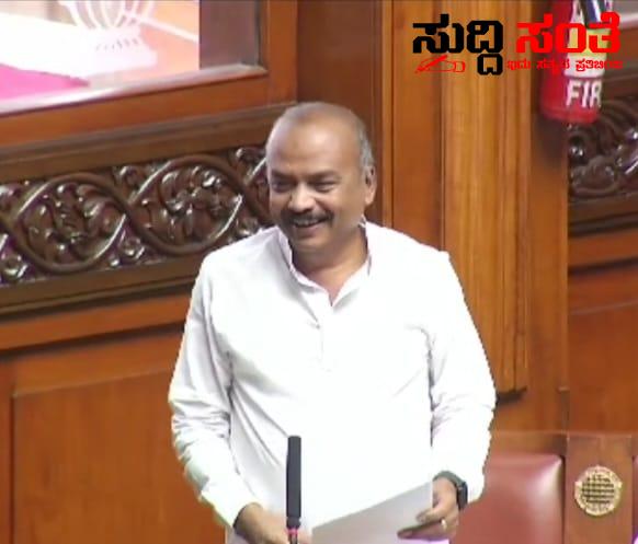 ಕ್ಷೇತ್ರದ ಸಮಸ್ಯೆಗಳ ಕುರಿತು ಧ್ವನಿ ಎತ್ತಿದ ಶಾಸಕ M R ಪಾಟೀಲ್ – ಕುಂದಗೋಳ ತಾಲೂಕನ್ನು ಬರಗಾಲ ಪೀಡಿತ ಎಂದು ಘೋಷಣೆ ಮಾಡಿ ಆಗ್ರಹ…..